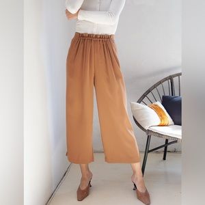 Petite Studio NYC Jenine Pants Camel Size 2 Lightweight fabric Cropped Pants